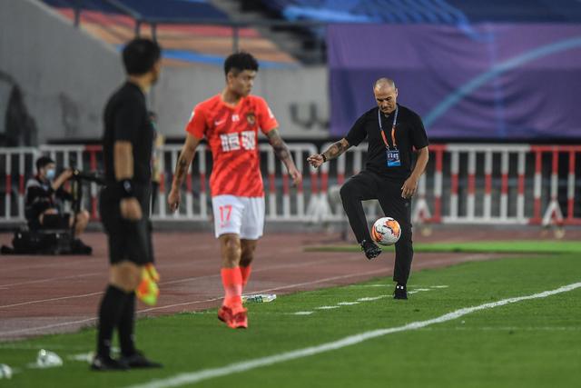 媒体人：中国U17女篮没气馁 强撑着一股劲艰难取胜 锁定世界杯前6